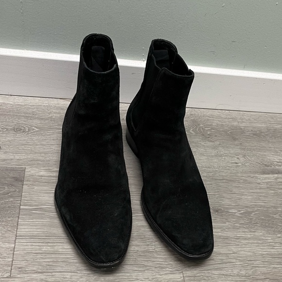 Saint Laurent Wyatt Chelsea Boots. Size 41 $1190 - Picture 7 of 13